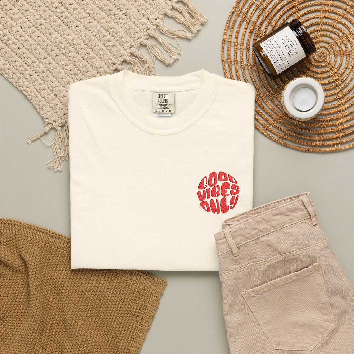 T-Shirt — 'Good Vibes Only' Retro Groove Pocket Tee